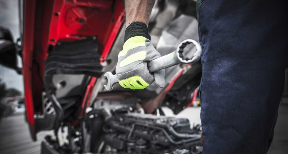 Traktor-Wartung zum Selbermachen: So bleibt Ihr TYM-Traktor 2025 zuverlässig in Betrieb