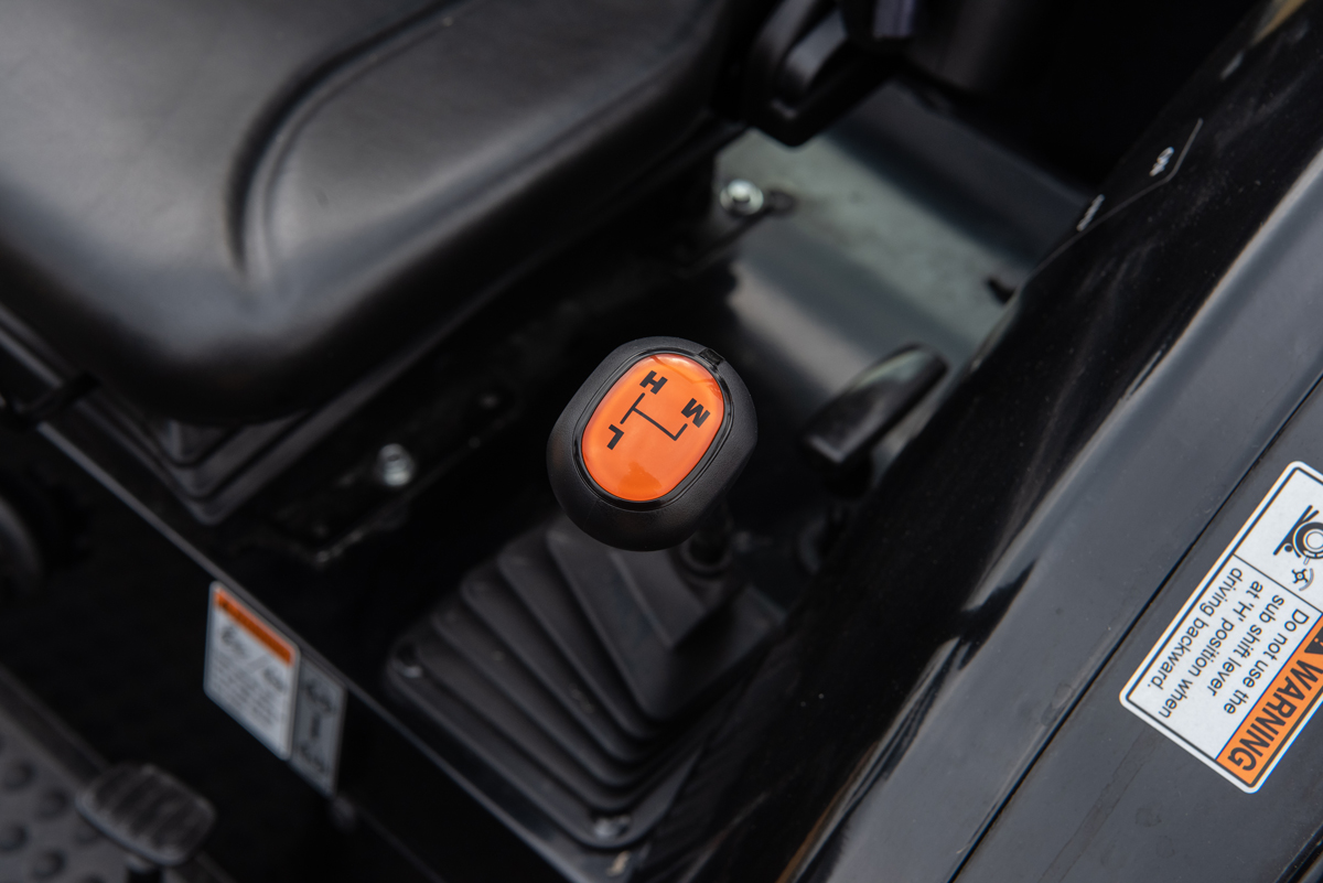 4. 3‑Stufen‑HST & 8V × 8R Getriebe